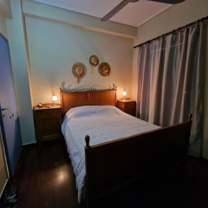 Classic Apartment In Каламата Екстер'єр фото