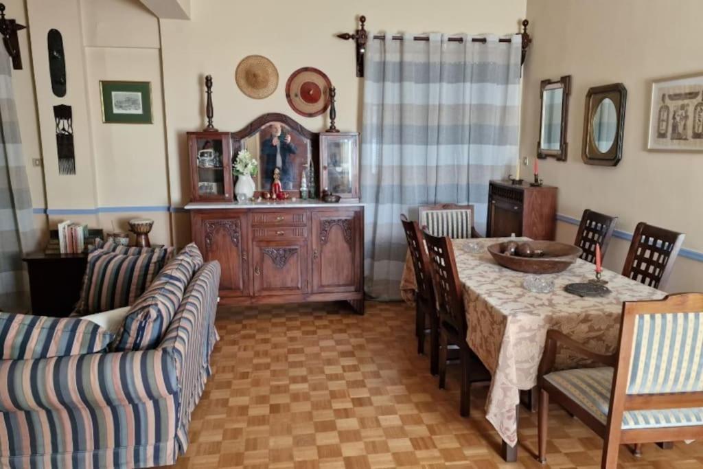 Classic Apartment In Каламата Екстер'єр фото
